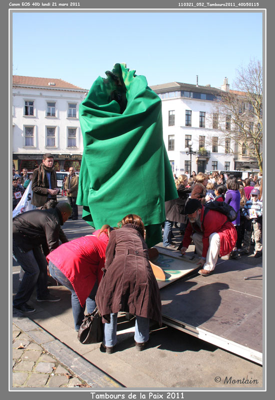110321_052_Tambours2011_40D50115