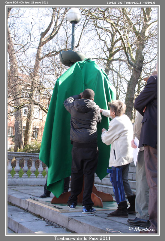 110321_082_Tambours2011_40D50133